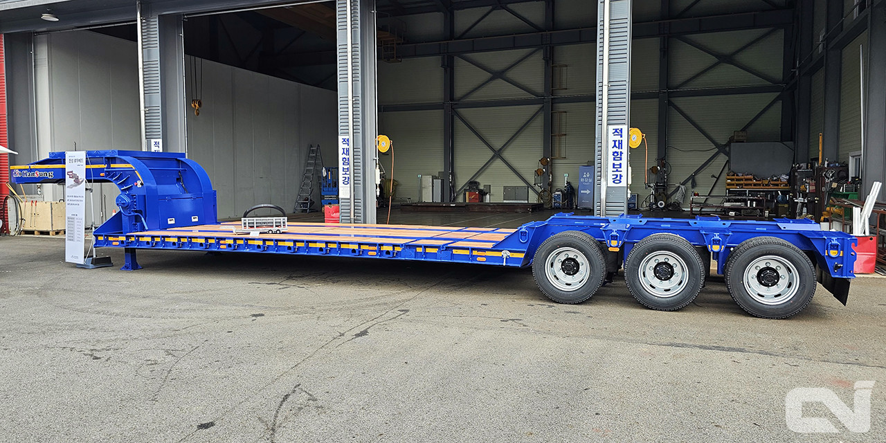 한성특장의 저상 트레일러(3축)