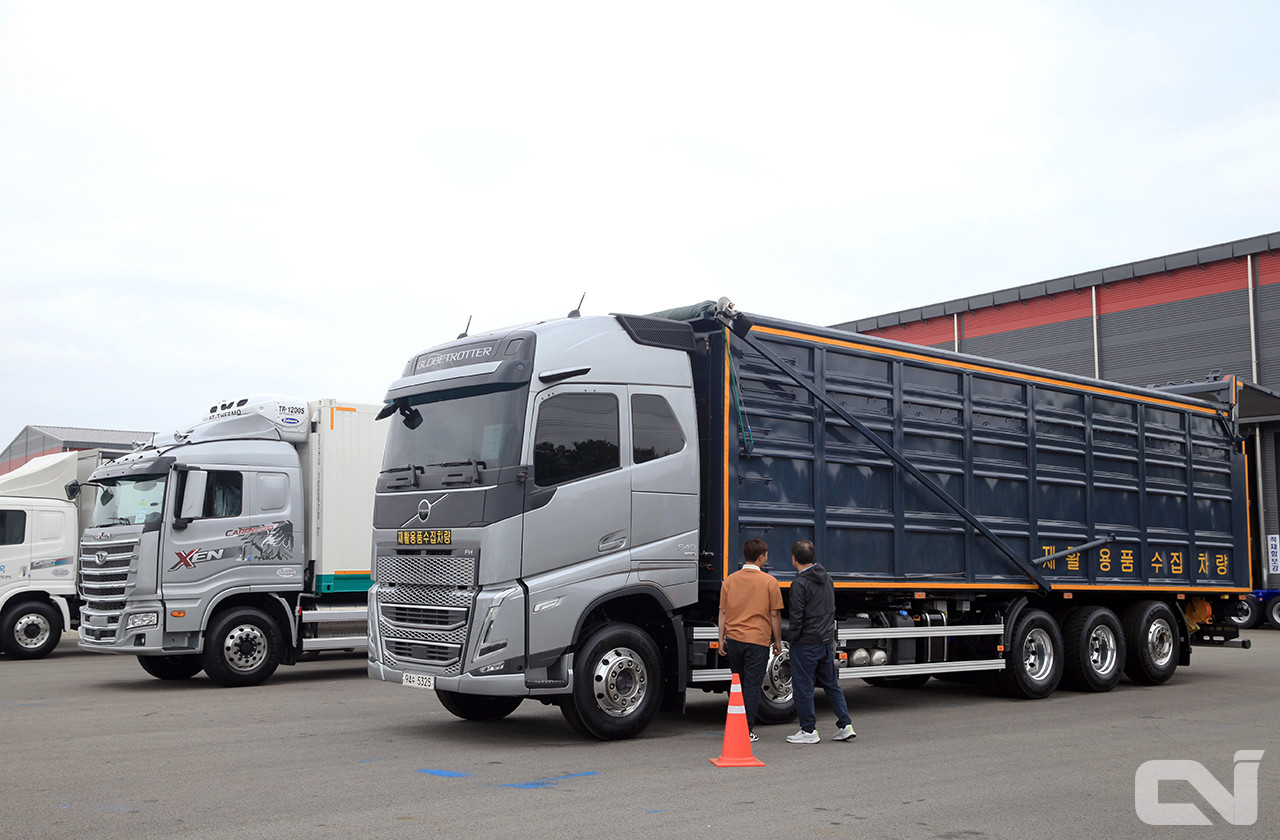 이번 발표회에는 인기리에 판매되고 있는 특장차량 20여 종이 함께 전시됐다. 