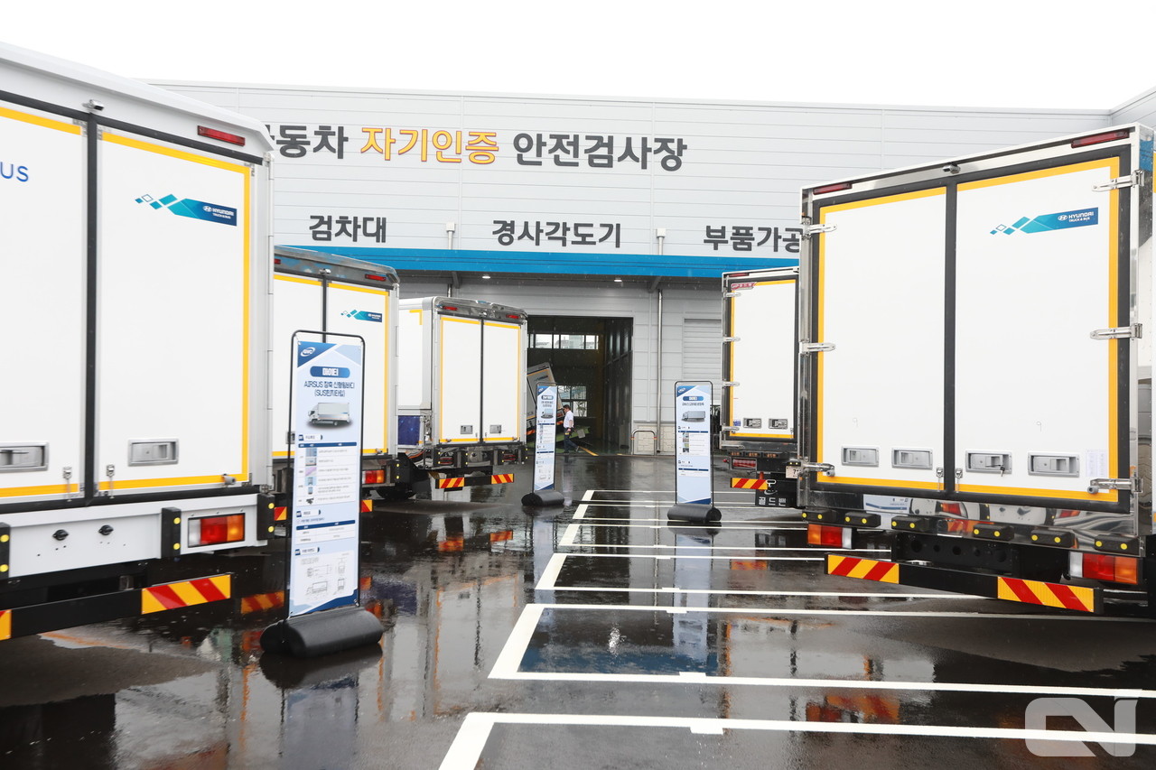 골드밴이 독자 개발한 '골드폼' 기술이 더해진 탑차는 높은 품질과 경량화를 이룸으로써, 특장 업게에서 높은 평가를 받고 있다. 