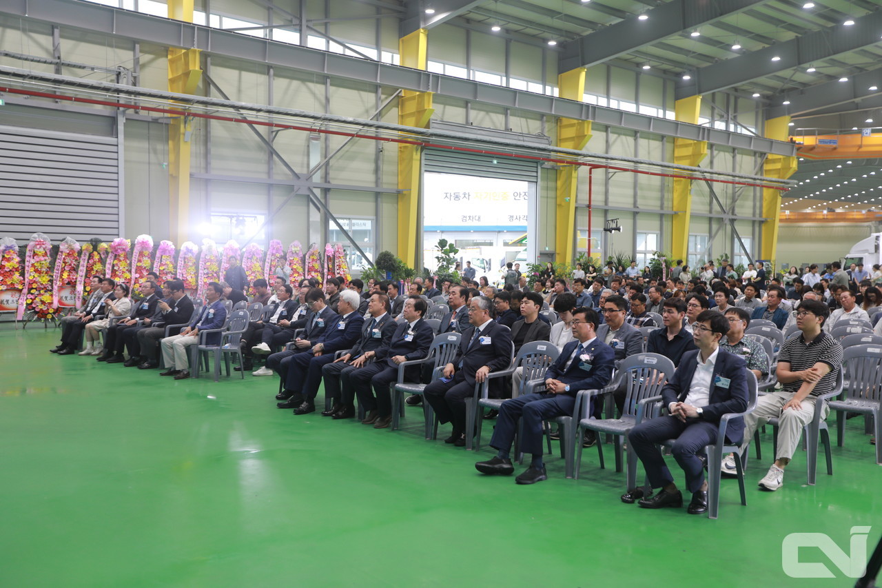 이 날 행사에는 김승찬 현대차 국내판매사업부장 및 이상열 한국자동차제작자협회장을 비롯한 업계 관계자 300여 명이 참석했다. 