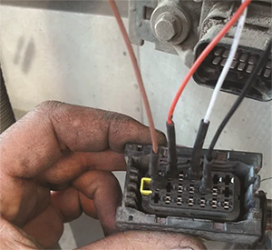 온라인 쇼핑몰 위메프에는 요소수 에뮬레이터를 간단히 설치할 수 있는 요령을 보여주고 있다. 