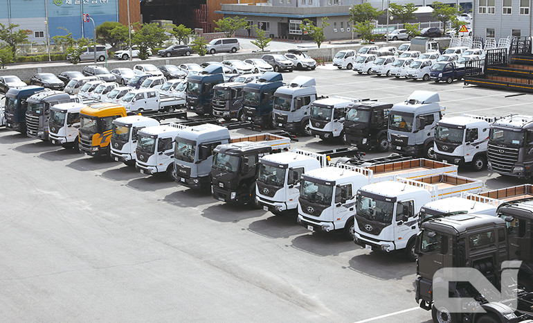 높은 초기 투자 비용 부담을 절감하기 위해, 현대커머셜이 '플러스 사업자금 신용대출' 상품을 선보였다. 