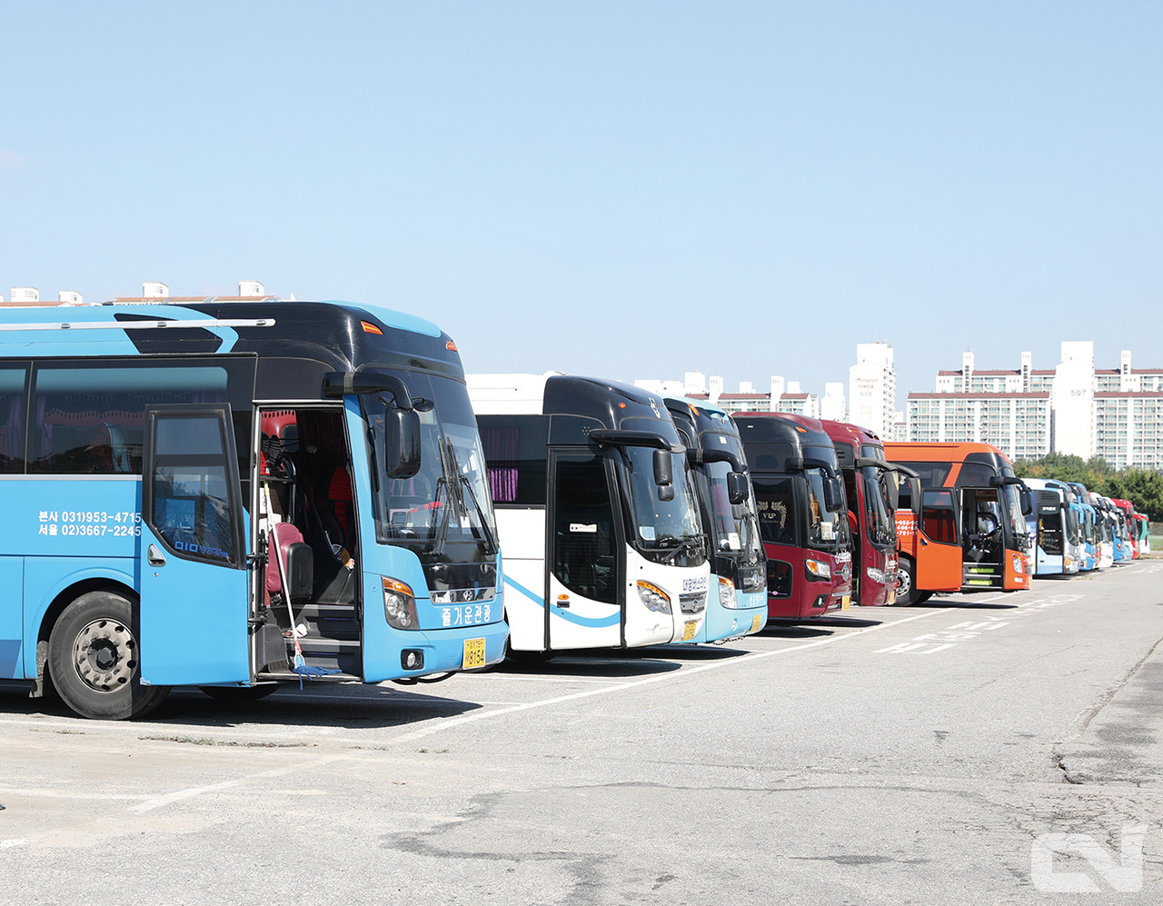 올해 1월부터 6월까지 전장 9m급 중형 버스와 11m급 이상 대형 버스의 전체 판매량 총 3,674대를 기록, 전년보다 15.8% 증가했다.