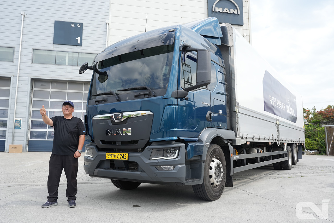 김 사장은 전방추돌방지 시스템과 내부식성 등, 차량에 대한 높은 신뢰를 보였다. 