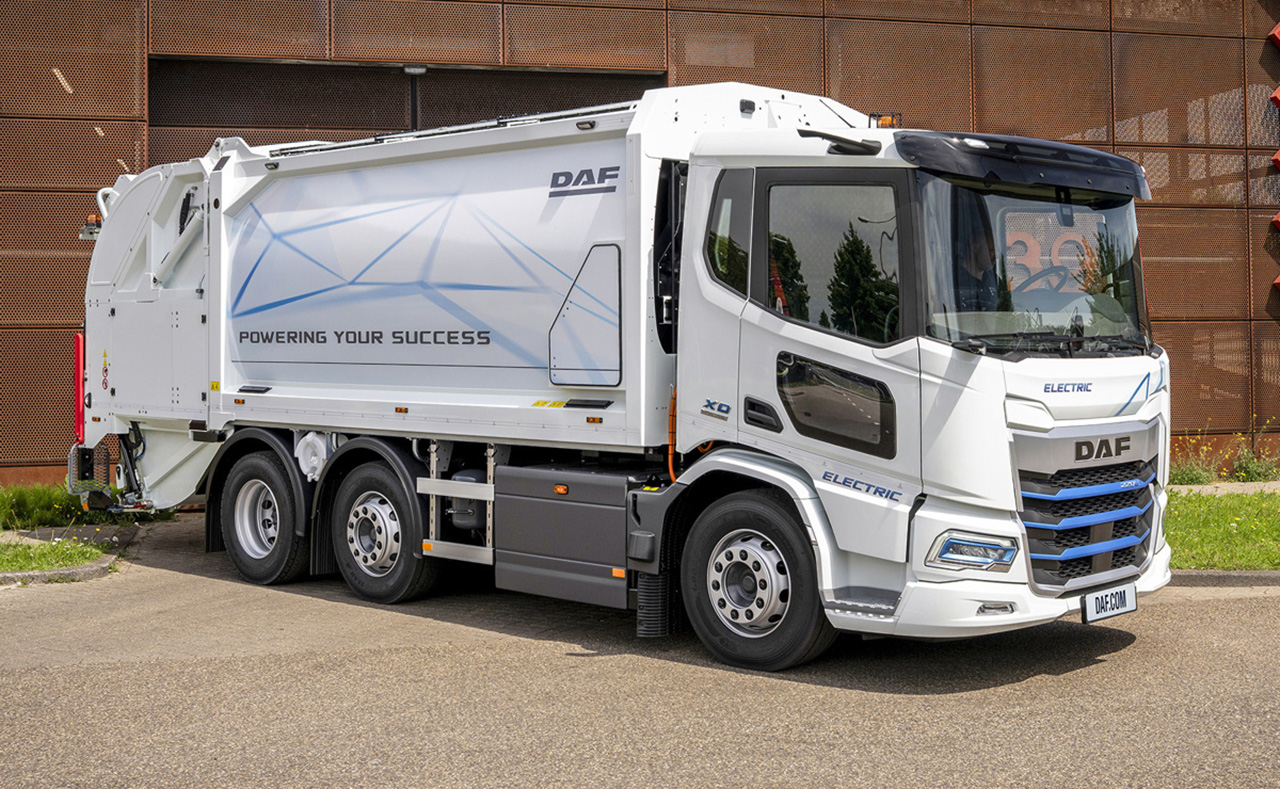 다프트럭의 중형급 전기트럭 'XD Electric' 청소트럭의 모습.