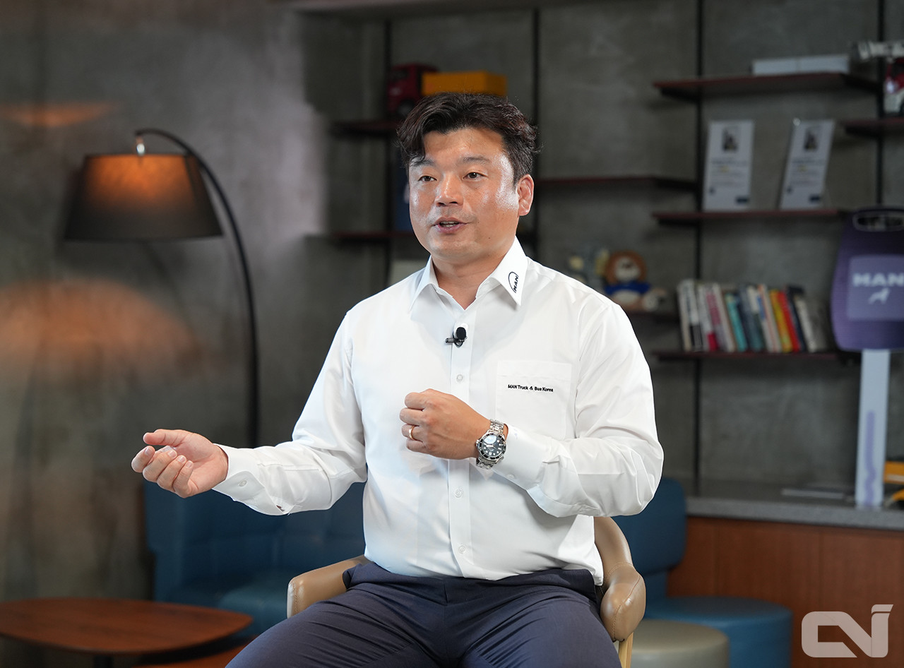 무(無)실적은 없다’는 각오로, 하루하루 상담 내용을 꼼꼼히 기록하며 체계적으로 고객 관리를 한다는 안대원 만트럭 부산지점 지점장