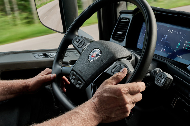 스카니아코리아가 디지털 기반 운전자 코칭 서비스 '프로드라이버'를 출시해 연비 향상 및 탄소의 절감에 기여할 것으로 기대된다.