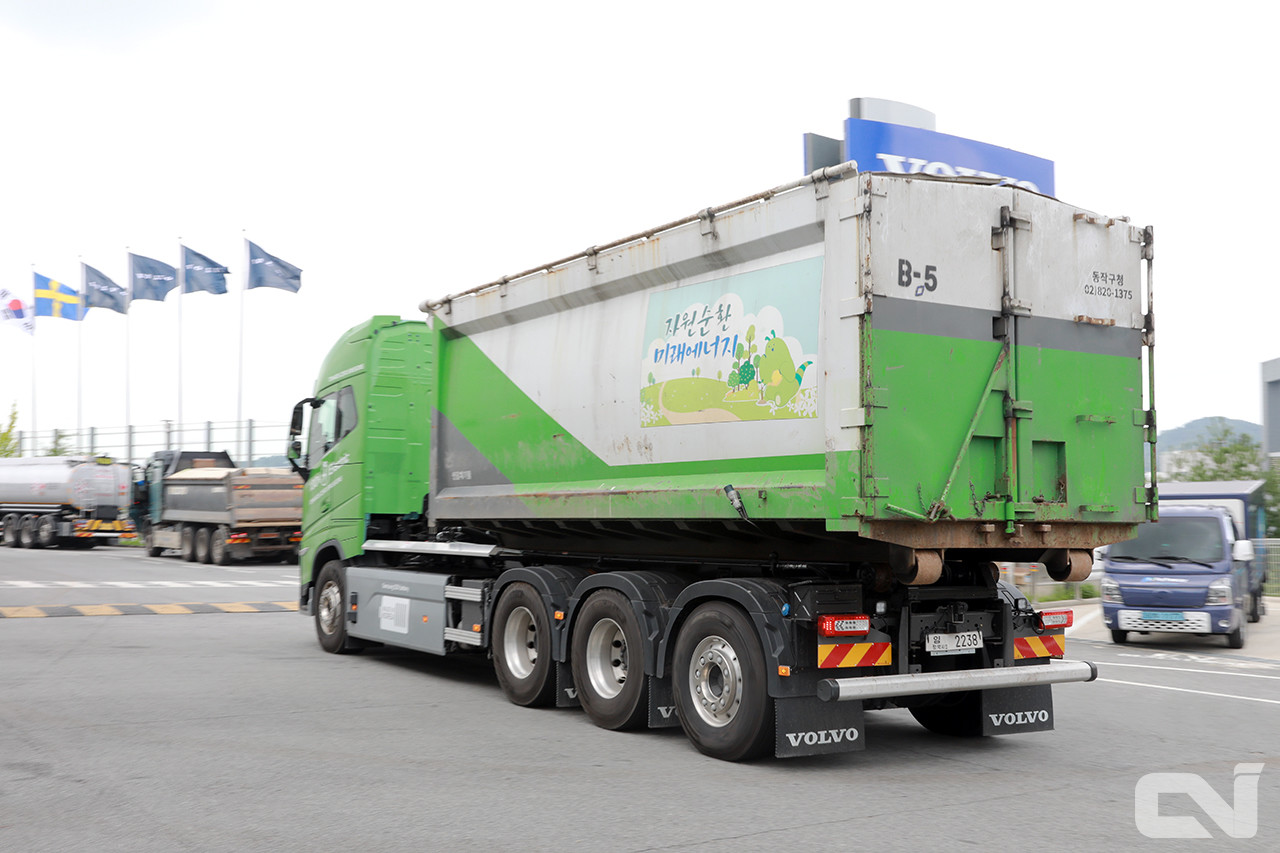 박 주무관은 전기트럭의 소음과 진동이 적어 작업 환경에서도 적합하다고 설명했다.  
