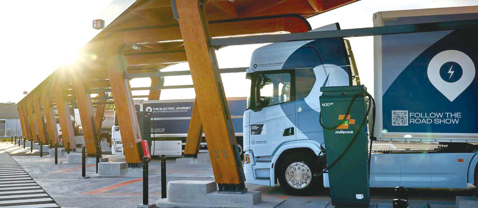 스웨덴의 세계적 상용차 브랜드 스카니아가 전기트럭 홍보를 위해 유럽 전역에서 로드쇼를 개최한다. 