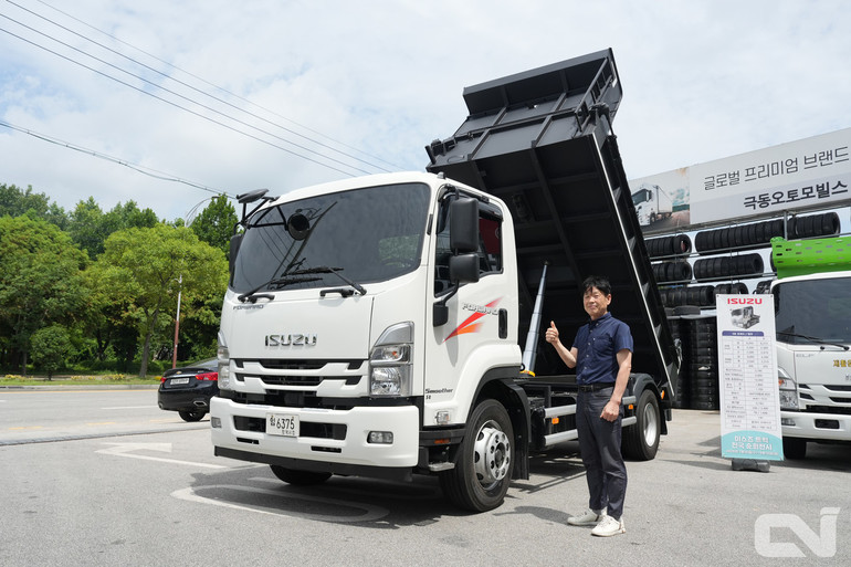 포워드 덤프트럭 개발을 담당한 국승래 태영테크 전무이사는 과거 유럽산 대형 트럭 업체에서 오래 근무하며 쌓은 실무 경험을 통해 이스즈 특유의 실용성과 내구성에 주목했다.