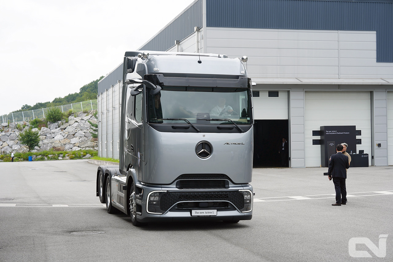 레벨 2 수준의 자율주행 기술이 탑재되어 운전자의 편의성 뿐 아니라, 도로 및 보행자 안전 또한 크게 향상됐다. 