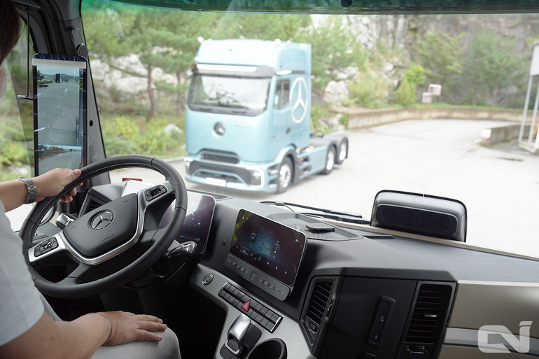 차량 뿐 아니라 보행자 및 자전거까지 감지하는 '액티브 브레이크 어시스트 6'가 적용되어 사고 예방 기능이 대폭 강화됐다.  