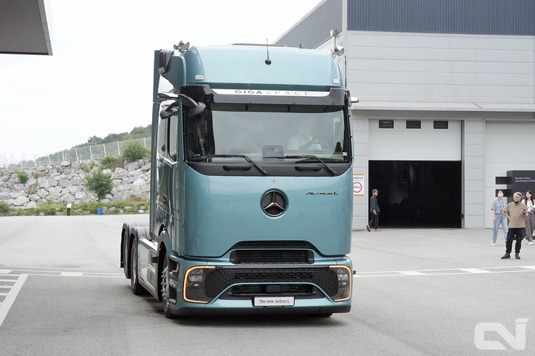 큰 차체로 인해 발생하는 사각지대 사고를 예방할 수 있도록 '액티브 사이드가드 어시스트 2' 및 '프론트 가드 어시스트' 기능이 추가됐다. 