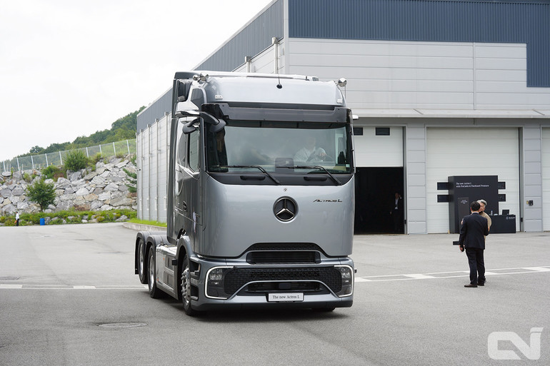 레벨 2 수준의 자율주행 기술이 탑재되어 운전자의 편의성 뿐 아니라, 도로 및 보행자 안전 또한 크게 향상됐다. 