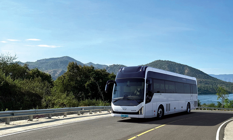 현대자동차의 고속형 수소버스 '유니버스 수소전기버스''의 모습.