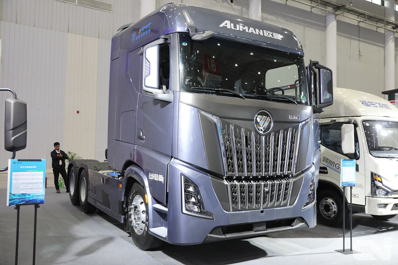 커민스의 LNG 파워트레인이 장착된 포톤의 아우만 트럭