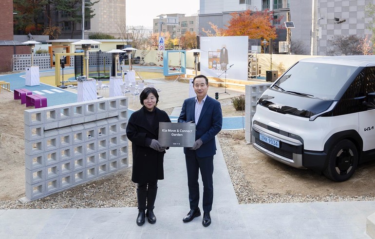 지난 19일 기아가 야동양육시설인 꿈나무마을 파란센터에서 'PV5'를 지원하는 사회공헌사업 '무브 & 커넥트' 진행했다.